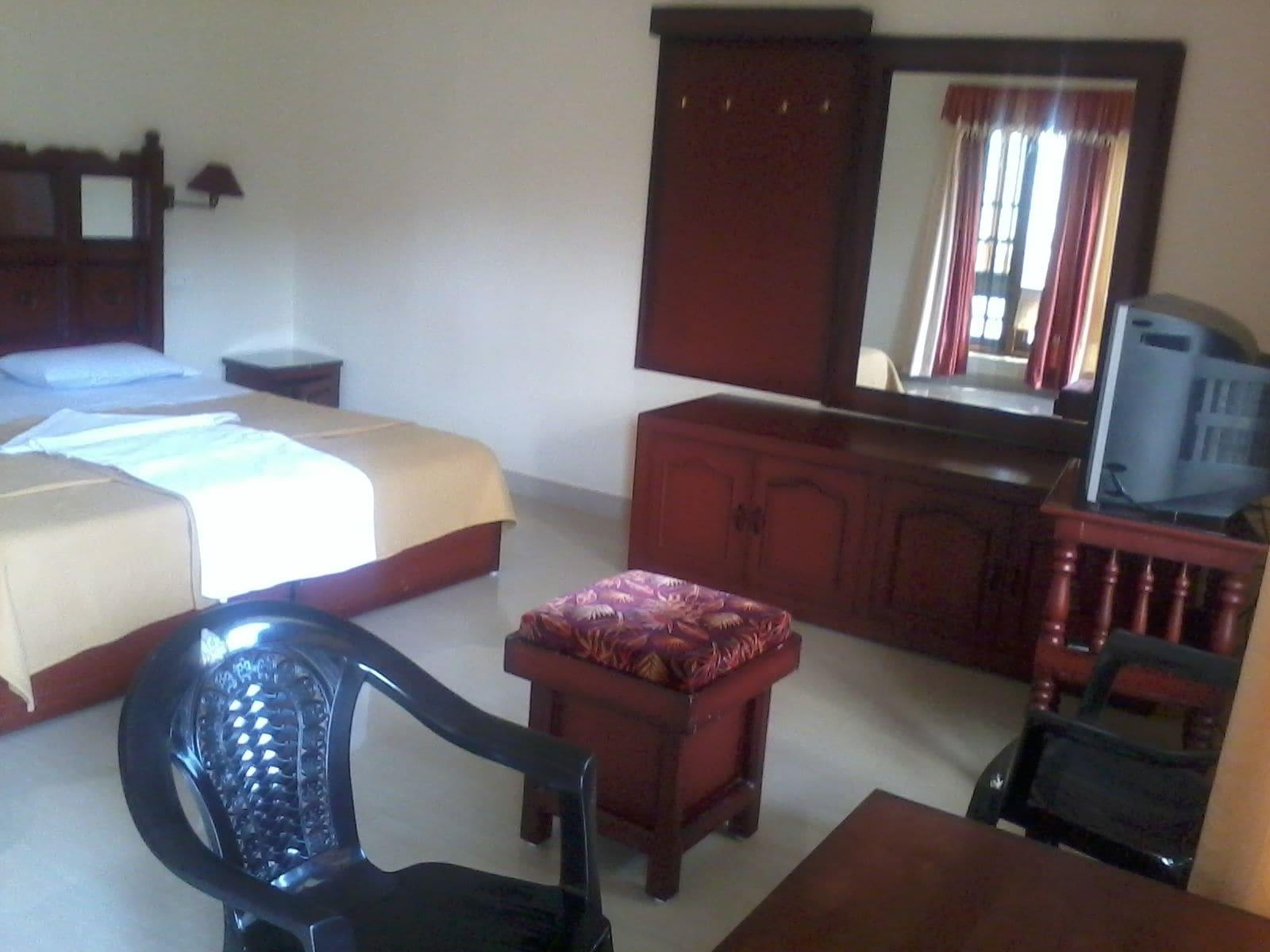 Jungle Palace Homestay Thekkady Exterior foto