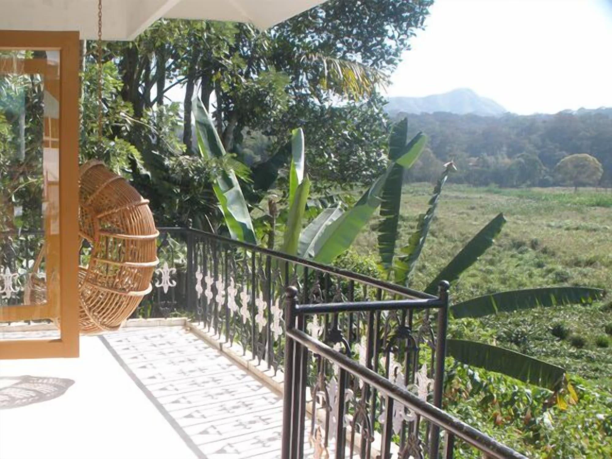 Jungle Palace Homestay Thekkady Exterior foto