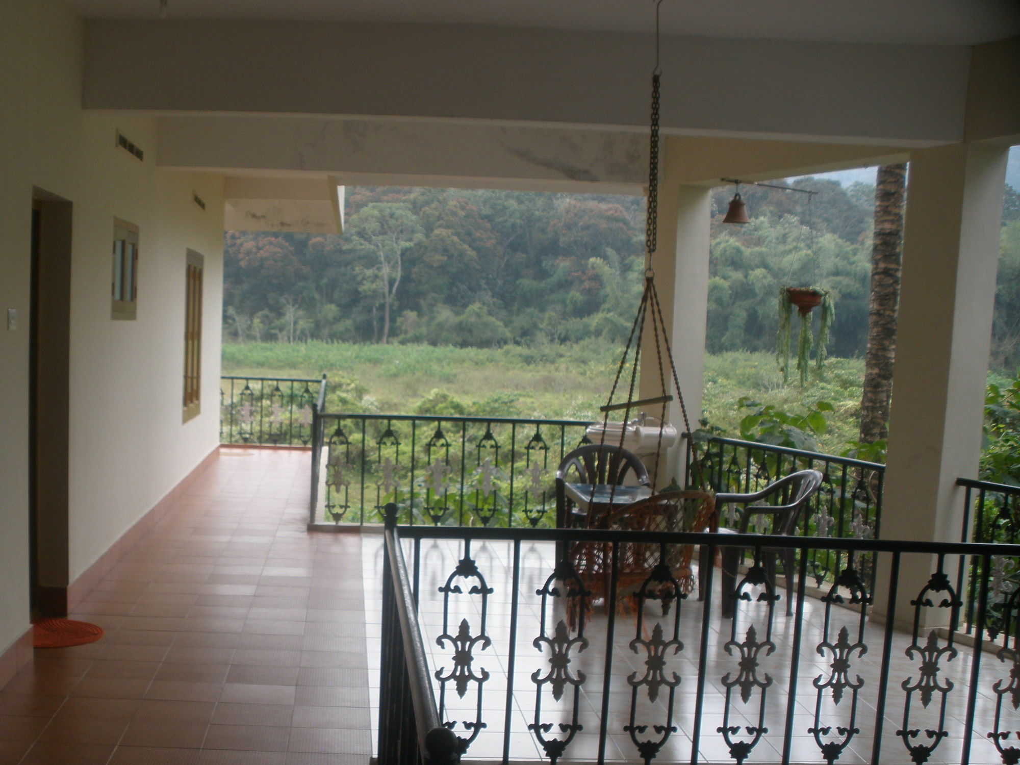 Jungle Palace Homestay Thekkady Exterior foto